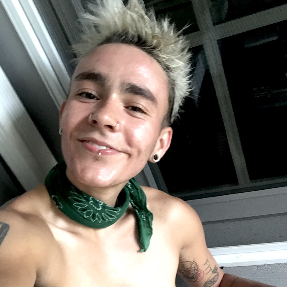 Meet your Posher, Max